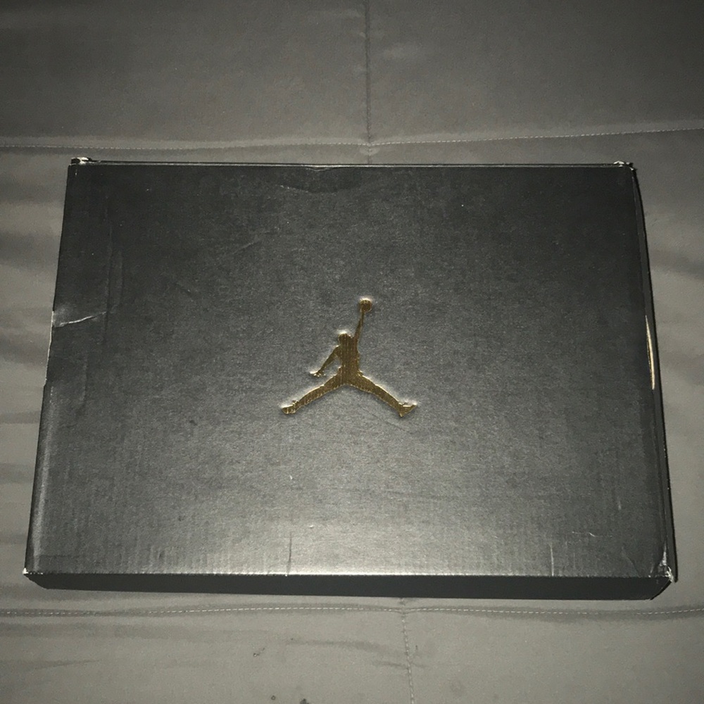 Size 7 youth Air Jordan 6 Retro